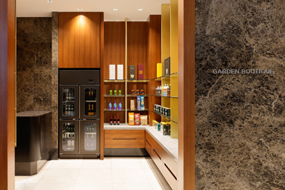 Garden Boutique 1층